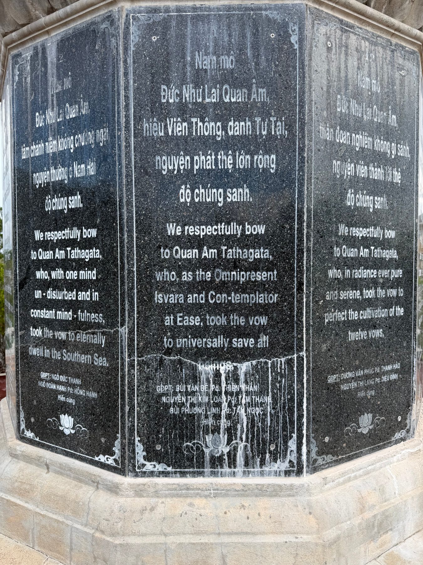 The twelve great vows of Quan Âm, on the pedestal of the statue