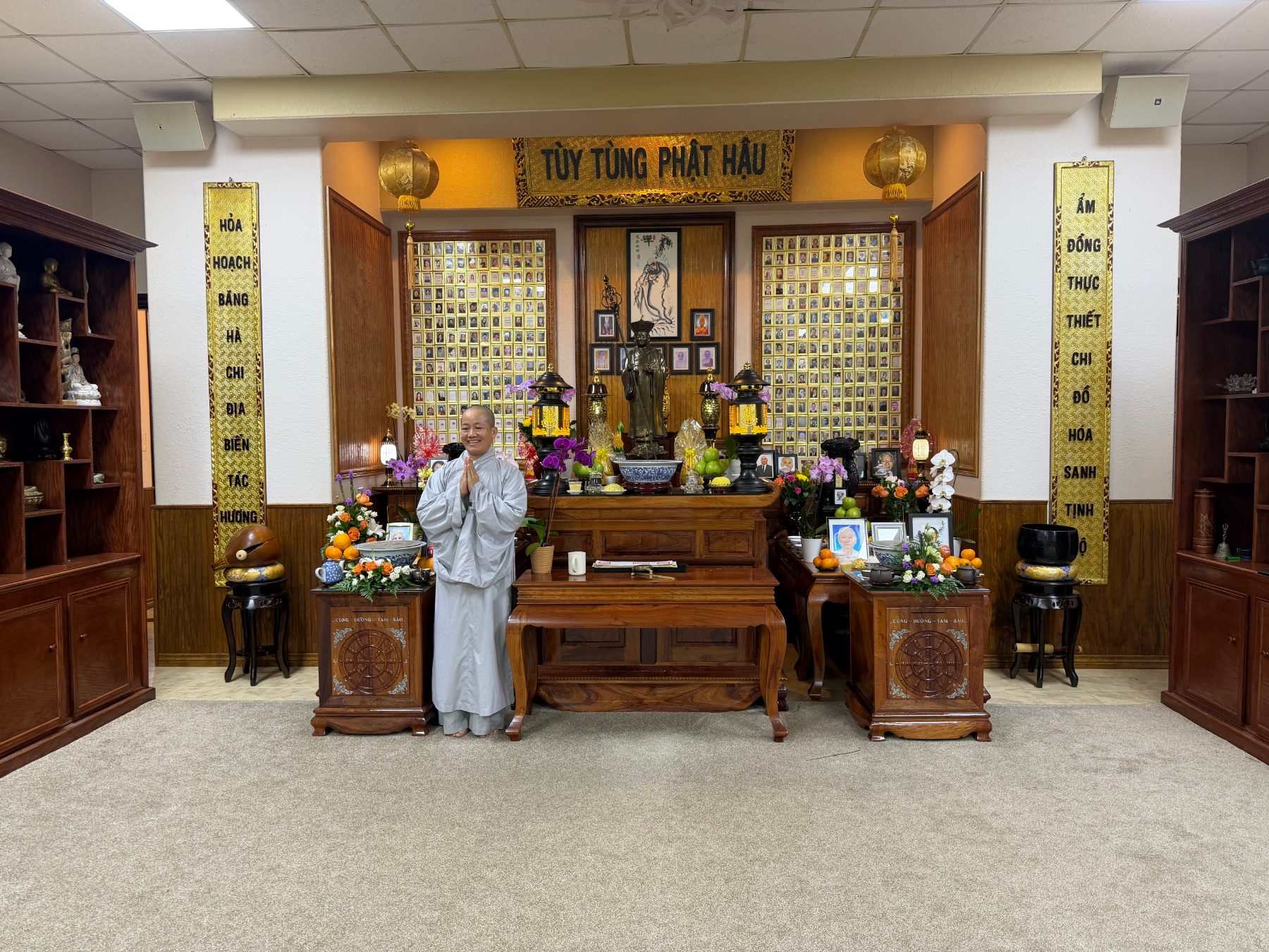One of the sư cô in the ancestral memorial hall of Chùa Hương Lâm