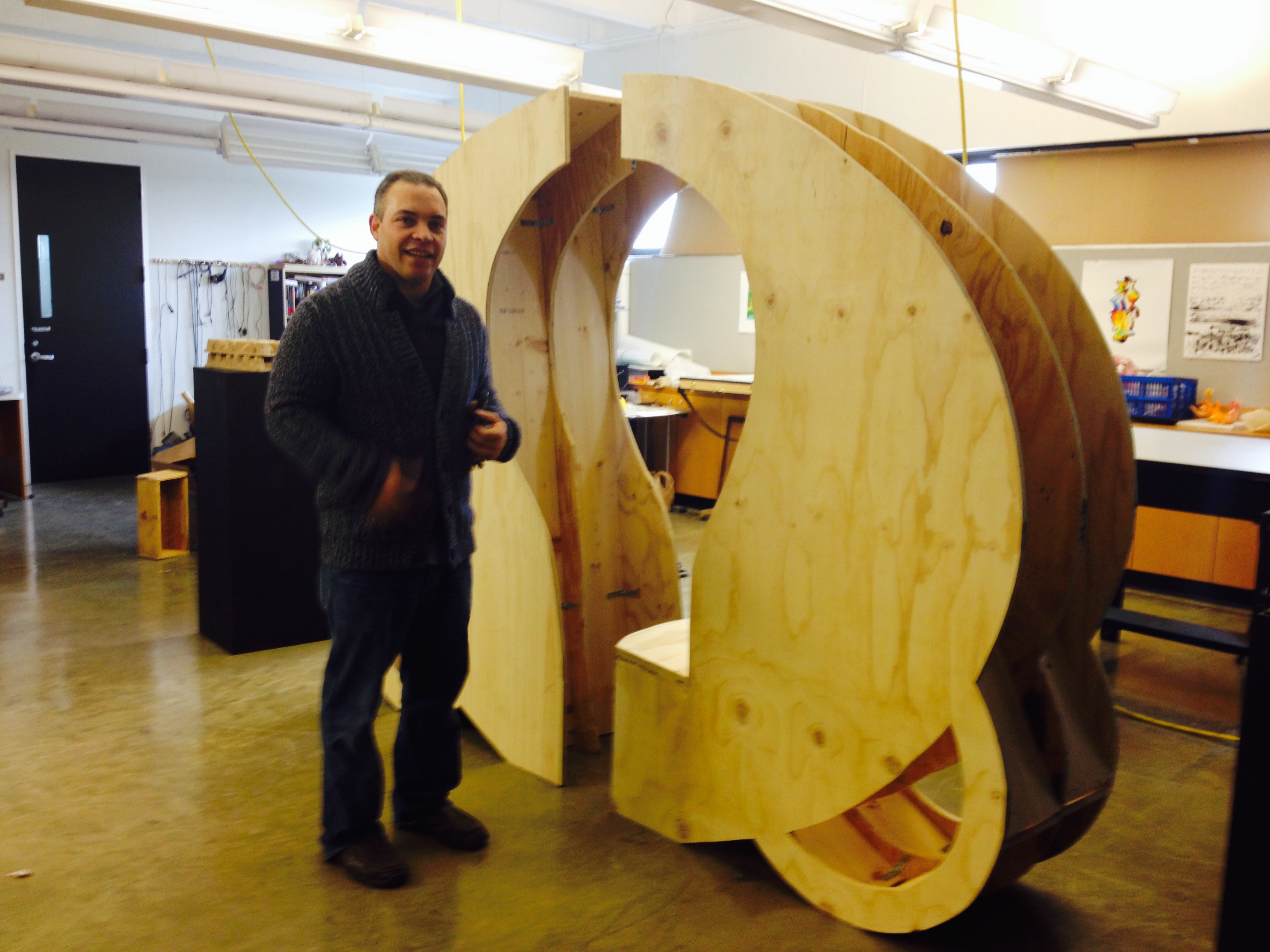 José A. Báez-Franceschi in the studio workshop